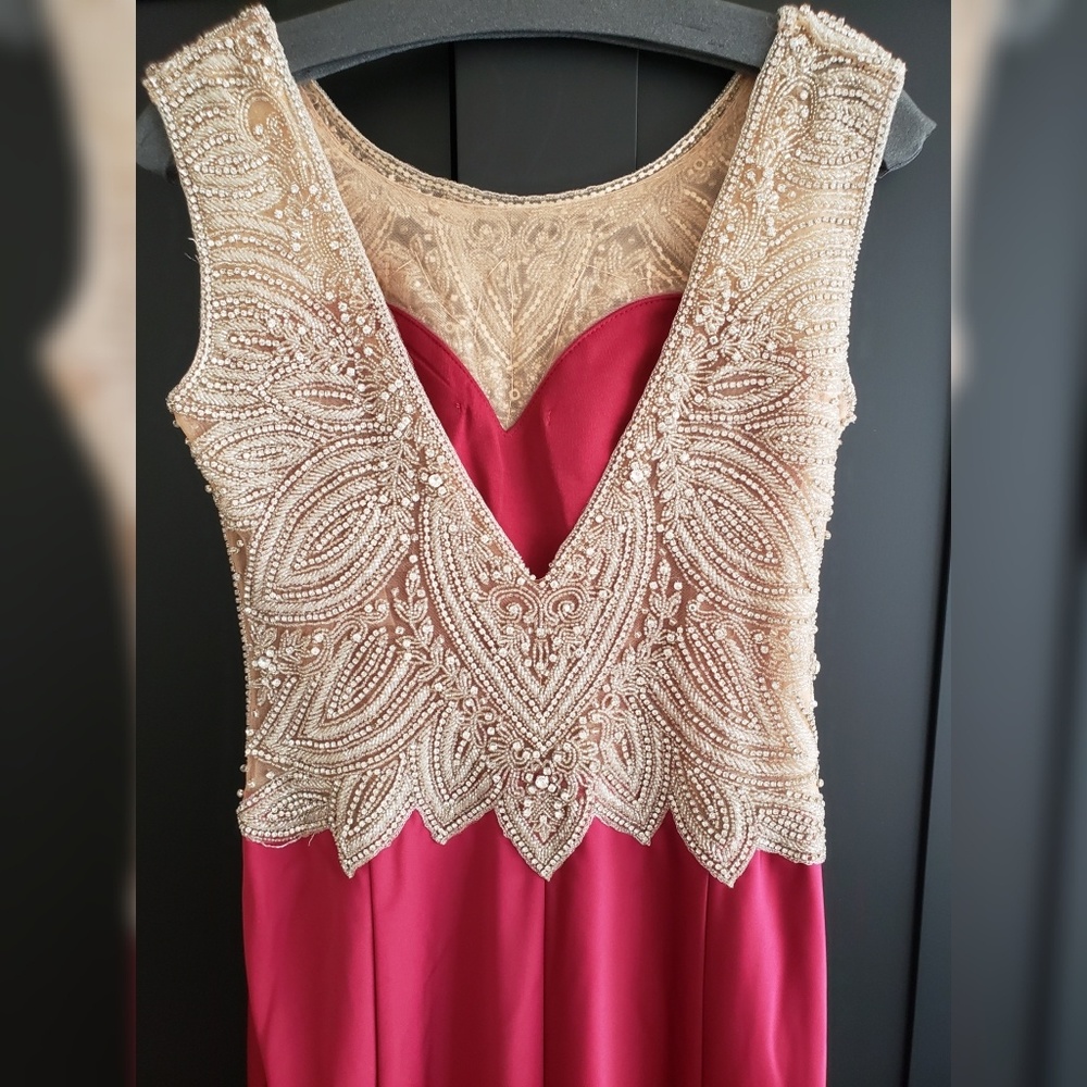 Elegant Evening Maxi Dress - Picture 5 of 7